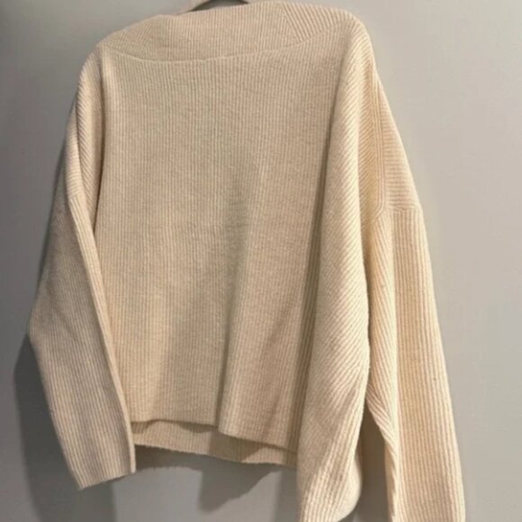 NWT Express V-Neck Long Sleeves Relaxed Fit Camel Natural Women's Sweater XL - Picture 4 of 5